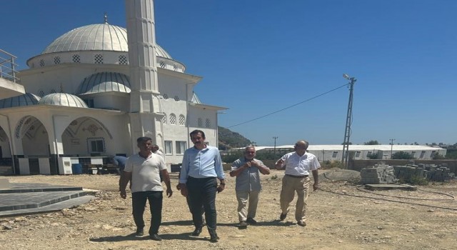 Kaymakam Topsakaloğlu cami inşaatında incelemelerde bulundu