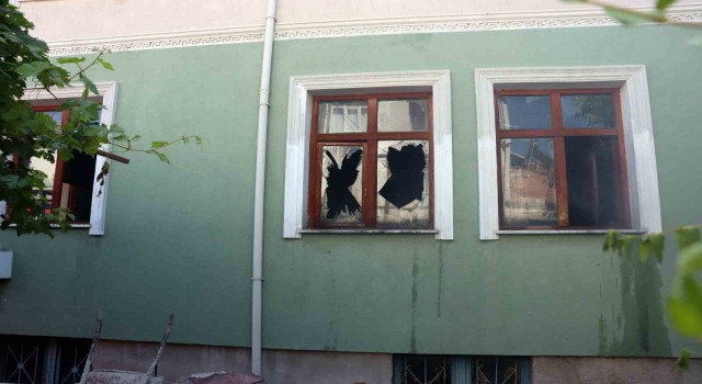Kayseride ev yangını: 3ü çocuk 5 kişi zehirlendi