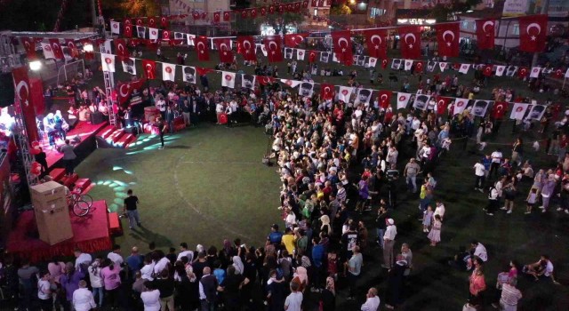 Keçiörende 30 Ağustos Zafer Bayramı konserle kutlandı