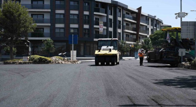 Kuşadası Belediyesinden aralıksız yol mesaisi