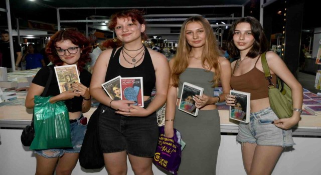 Kuşadası Kitap Fuarına Yoğun İlgi