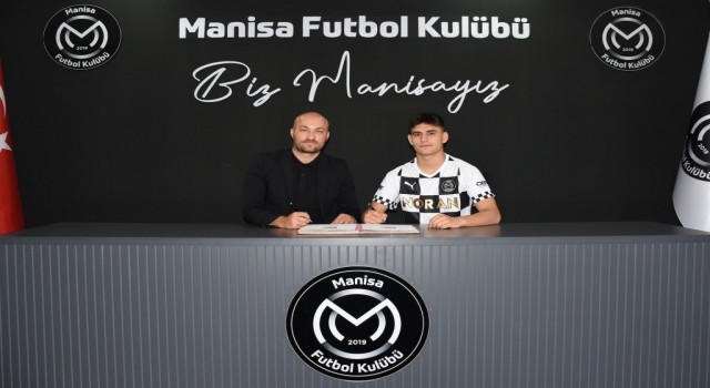 Manisa FK Akademisinden yetişen Yunus Emre Dursun profesyonel oldu
