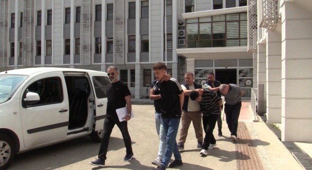 Mersinde güvenlik kameralarınca tespit edilen hırsızlık zanlıları tutuklandı