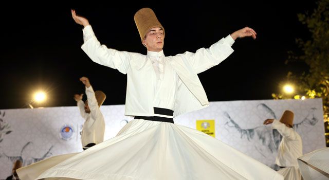 Mevlana Anma ve Sema Gösterisi Büyük İlgi Gördü