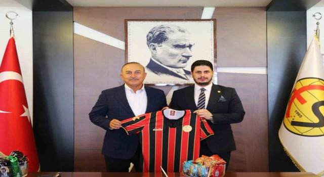 Mevlüt Çavuşoğlundan, Eskişehirspora ziyaret