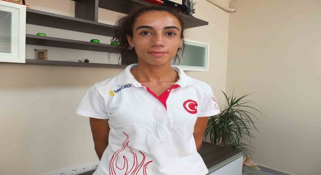Milli atlet Fatma Arık, Burhaniyede şampiyonlar yetiştirecek