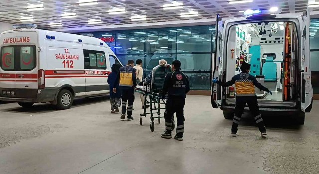 Motosiklet otomobille çarpıştı: 1 yaralı