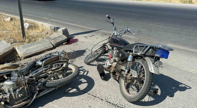 Motosikletlerin çarpıştığı kazada ölü sayısı 2ye yükseldi