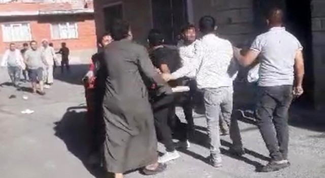 Nevşehirde taşlı sopalı kavga
