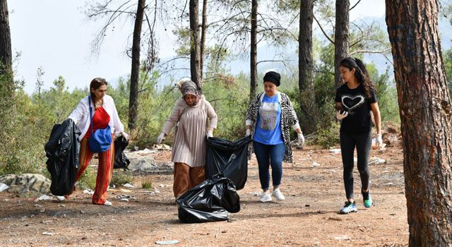 Osmaniye Belediyesi ve KAÇEP, doğadan atık cam topladı