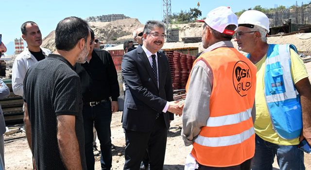 "Deprem Konutları İnşaatı Hızla Sürüyor"