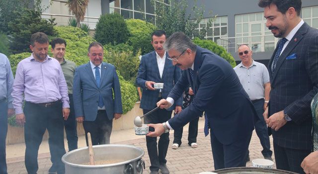 Osmaniye'de Aşure Etkinliği ve Yöresel Kilim Dokuma Sergisi Gerçekleştirildi