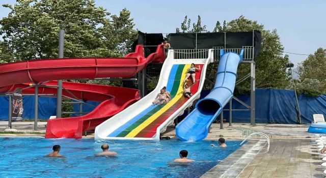 Türkiyenin en sıcak yerinde havuz keyfi