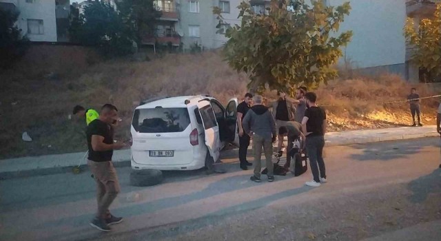 Polis otosu ile pikap çarpıştı: 2si polis 3 kişi yaralandı