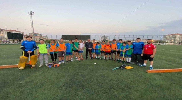 Pursaklar Belediye Spor Kulübü U16 Erkek Hokey Takımı yeni sezona hazırlanıyor
