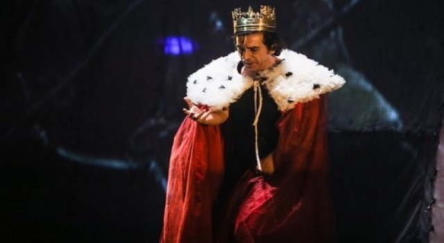 Richard seyirciyle buluşmaya hazırlanıyor