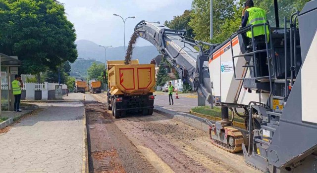 Şehrin bozuk yolları asfaltlanıyor