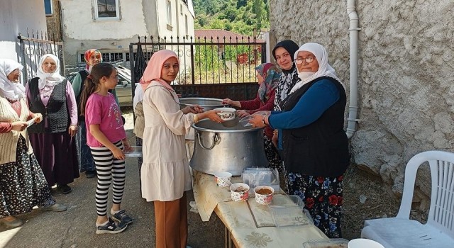 Simav Beyce köyünde geleneksel aşure etkinliği