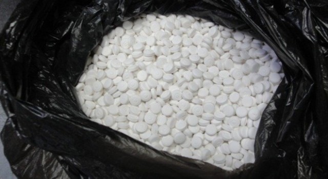 Sınırda uyuşturucu yapımında kullanılan 500 tıbbi tablet ele geçirildi