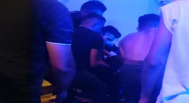 Sokak ortasında bıçaklanan genç kurtarılamadı