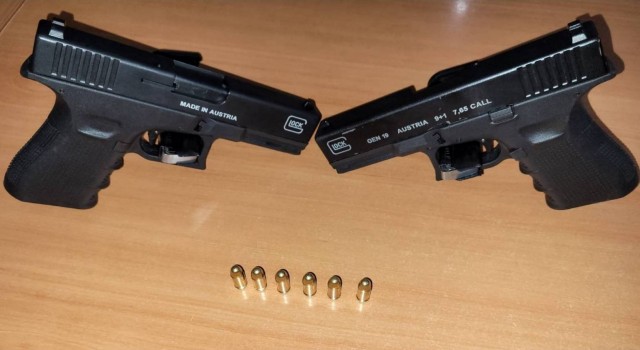 Şüpheli şahsın üzerinden 2 adet tabanca ele geçirildi