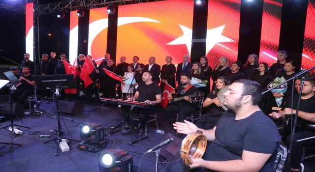 Talasta bambaşka Zafer Bayramı coşkusu
