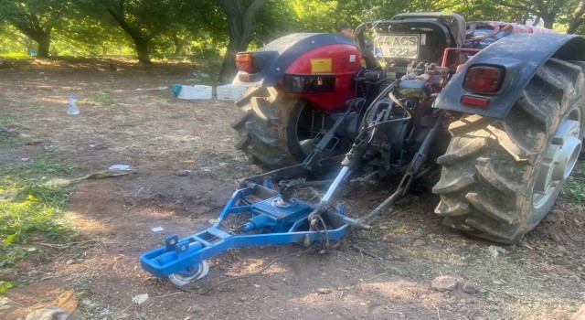 Traktörün altında kalan kayısı üreticisi hayatını kaybetti