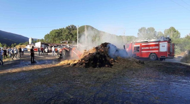 Traktörün römork kısmında yangın çıktı, 110 balya saman küle döndü
