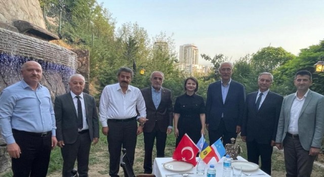 Türkiye-Moldova Parlamentolar Arası Dostluk Grubu Başkanı Berdibekten akşam yemeği