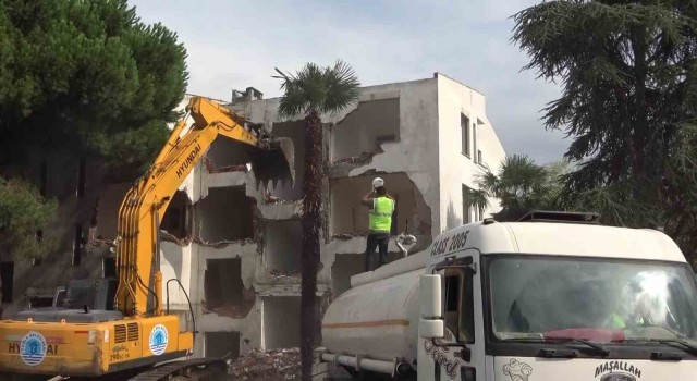 Tuzlada Marmados Sitesi, kentsel dönüşüm çerçevesinde yıkıldı