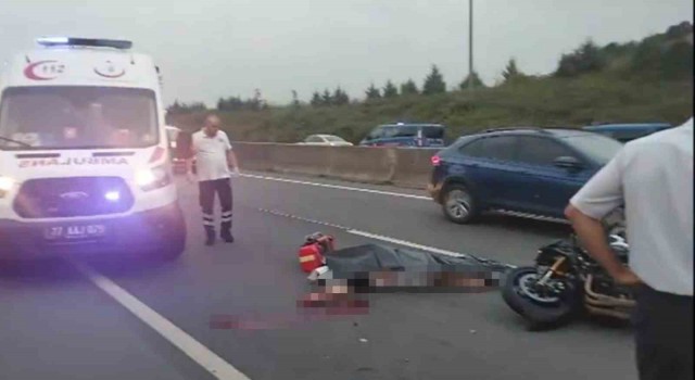 Yalovada motosiklet servis midibüsüne arkadan çarptı: 1 ölü, 1 yaralı