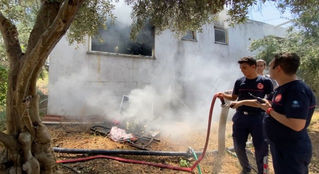 Yangında evi küle döndü, “Mal her zaman alınır can alınmaz” dedi