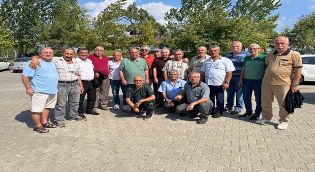 40 yıllık asker arkadaşları Manisada buluştu
