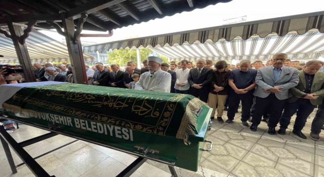 Adalet Bakanı Tunç, özel kalem yardımcısının vefat eden babasının cenazesine katıldı