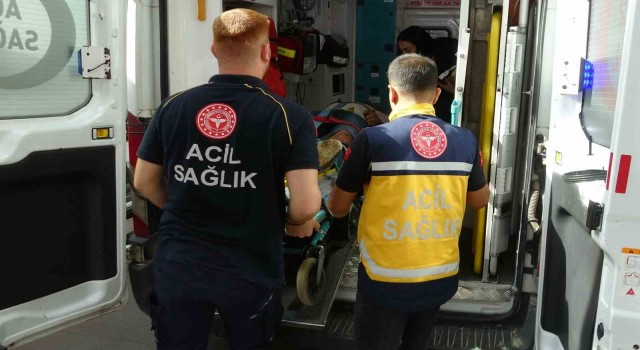Adıyamanda kule vinç devrildi: 2 yaralı