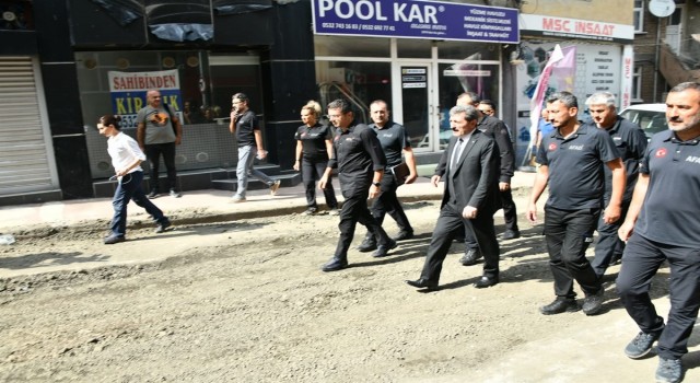AFAD Başkanı Memiş: “Devlet olarak vatandaşlarımızın zararlarını karşılamaya gayret edeceğiz”
