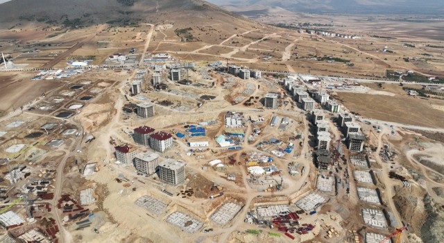 Afşinde ilk konutlar Kasım ayında teslim ediliyor