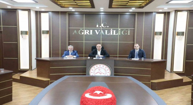 Ağrı Valisi Mustafa Koç, çevre hizmetleri birliği toplantısına katıldı