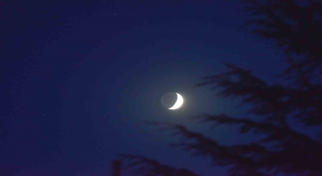 Ahlatta ‘Yeni Ay hayran bıraktı