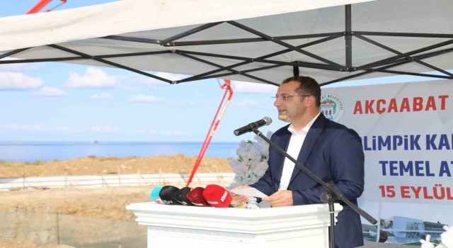Akçaabatta yarı olimpik yüzme havuzunun temeli atıldı