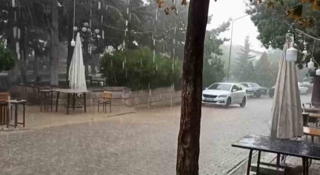 Aksarayda sağanak yağmur etkisini sürdürüyor