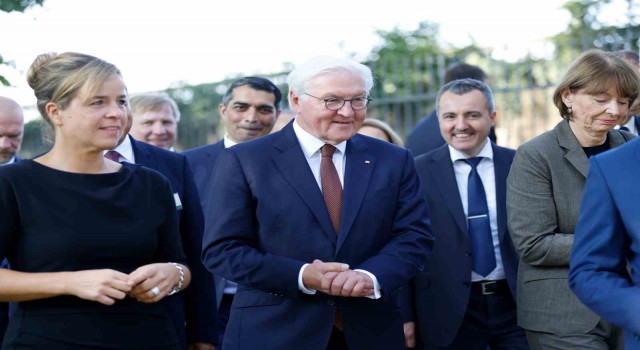 Almanya Cumhurbaşkanı Steinmeierden Türk derneğine ziyaret