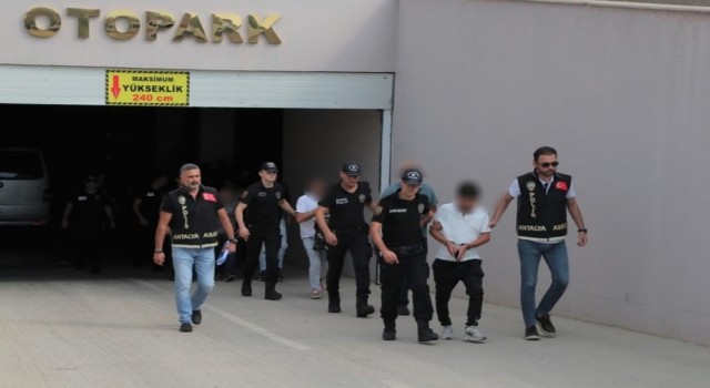 Antalyada aranan 45 kişi yakalandı