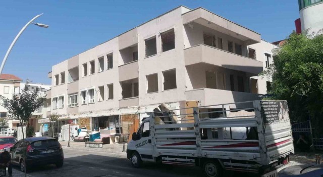 Antalyada riskli yapımın yıkımında gerginlik