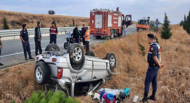 Araçta sıkışan sürücüyü itfaiye ekipleri sıkıştığı yerden kurtardı
