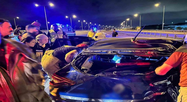 Arnavutköyde TIR ile otomobilin karıştığı kazada biri bebek 4 kişi yaralandı