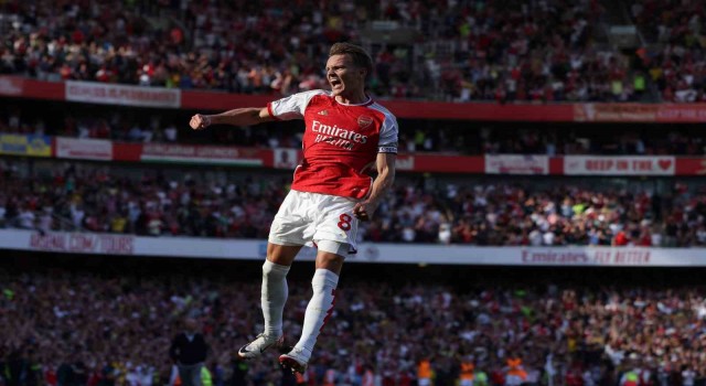 Arsenal, Manchester United karşısında uzatmalarda güldü