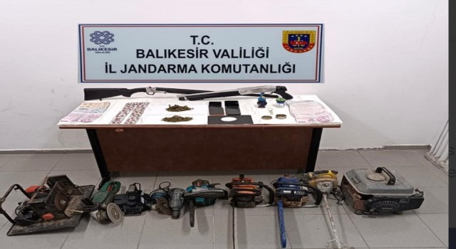 Ayvalıkta jandarmadan uyuşturucu operasyonu
