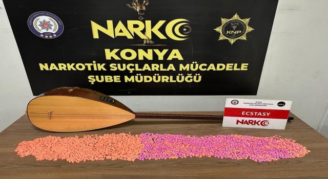 Bağlamanın içerisinden binlerce uyuşturucu hap çıktı