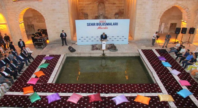 Bakan Koca, Kasımiye Medresesinde gençlerle buluştu